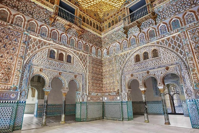 Seville: Alcázar,Cathedral and Plaza España Private Tour - Seville Cathedral: Gothic scale and the Columbus moment