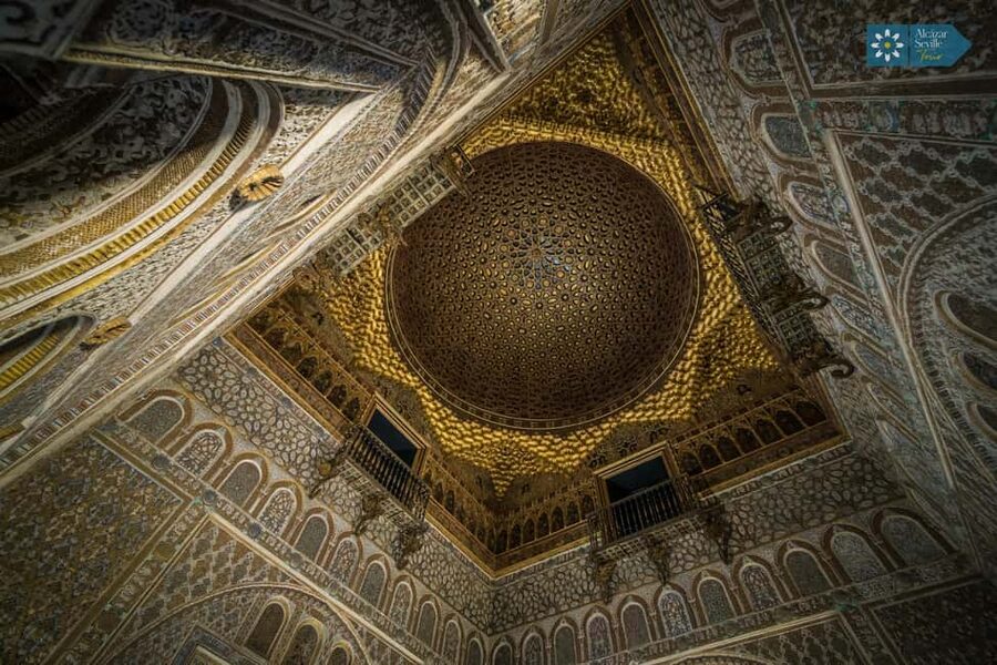 Seville: Alcázar, Cathedral & Giralda Skip-the-Line Tour - Seville Cathedral: Gothic scale plus human stories