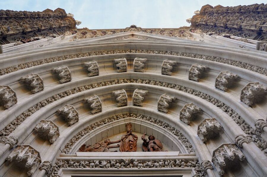 Seville: Alcazar & Cathedral Skip-the-Line Guided Tour - Who this tour suits best (and who should think twice)