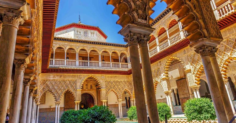 Seville: Alcázar Guided Palace Tour with Priority Access - Royal Chambers and Courtyards: How Your Guide Changes What You Notice