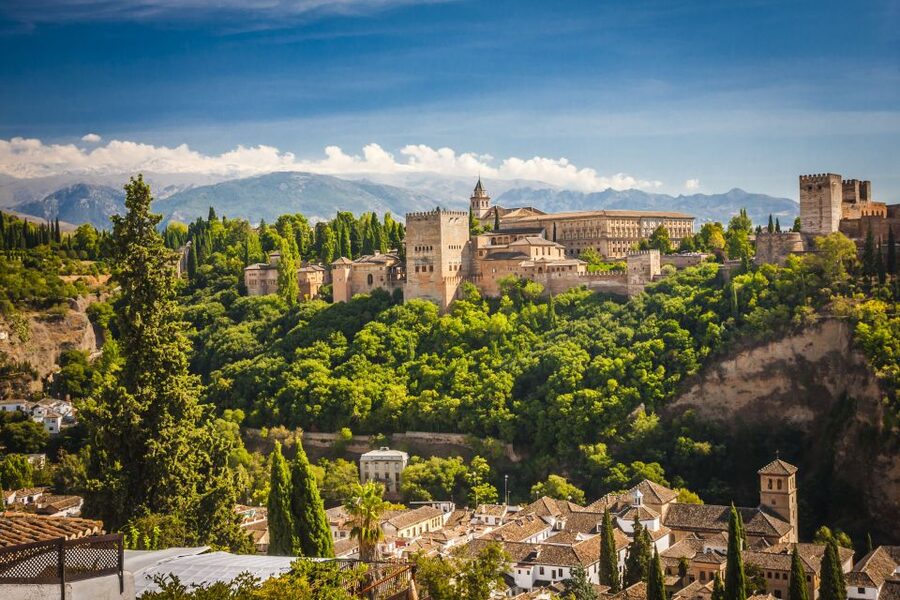 Seville: Alhambra Day Trip with Guide & Nasrid Palaces Entry - Seville to Granada van ride: when timing matters
