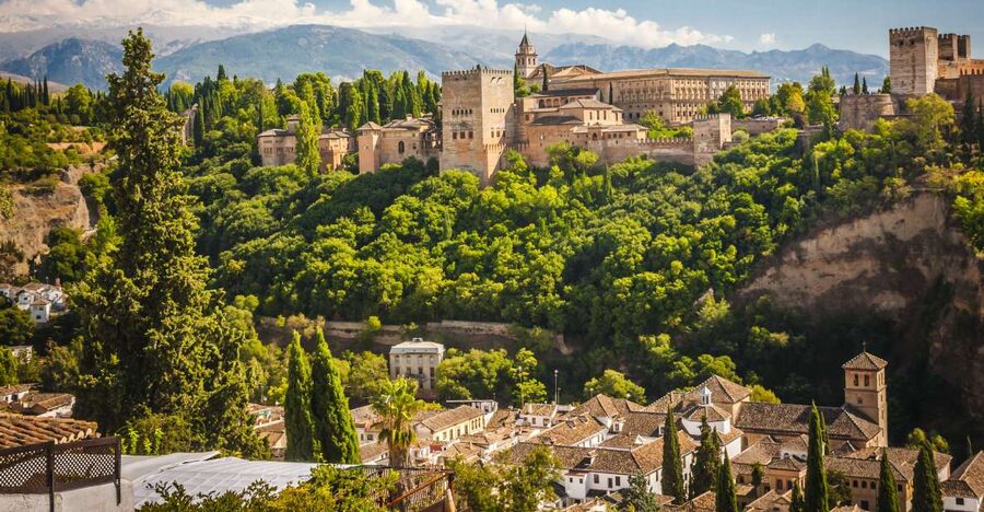 Seville: Alhambra Day Trip with Guide & Nasrid Palaces Entry - Logistics that can save your day: pickup, drop-off, and timing