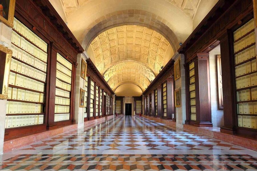 Seville: Archive of the Indies Guided Tour - Outside first: the quick walk that explains the building’s setting
