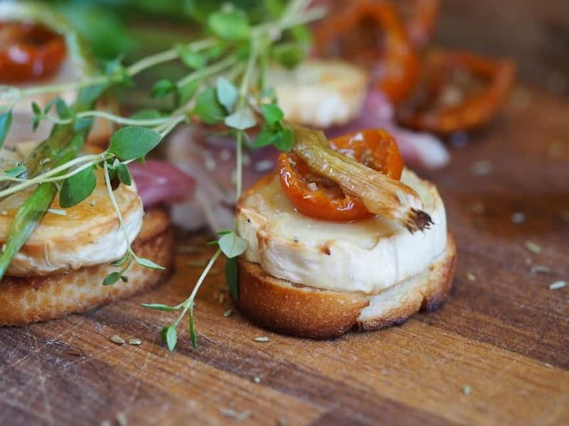 Seville: Authentic Tapas & Wine Tour with Local Expert - Meeting at Puerta de Jerez: the easiest start point in the center