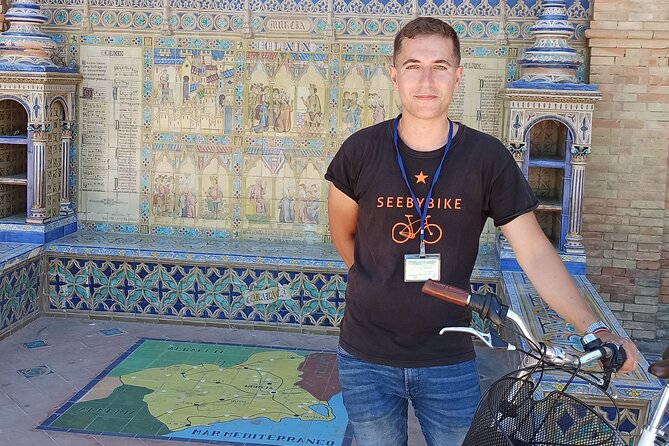 Seville Bike Tour (Private Tour) - Real Alcázar and Torre del Oro: palaces, fortresses, and river views