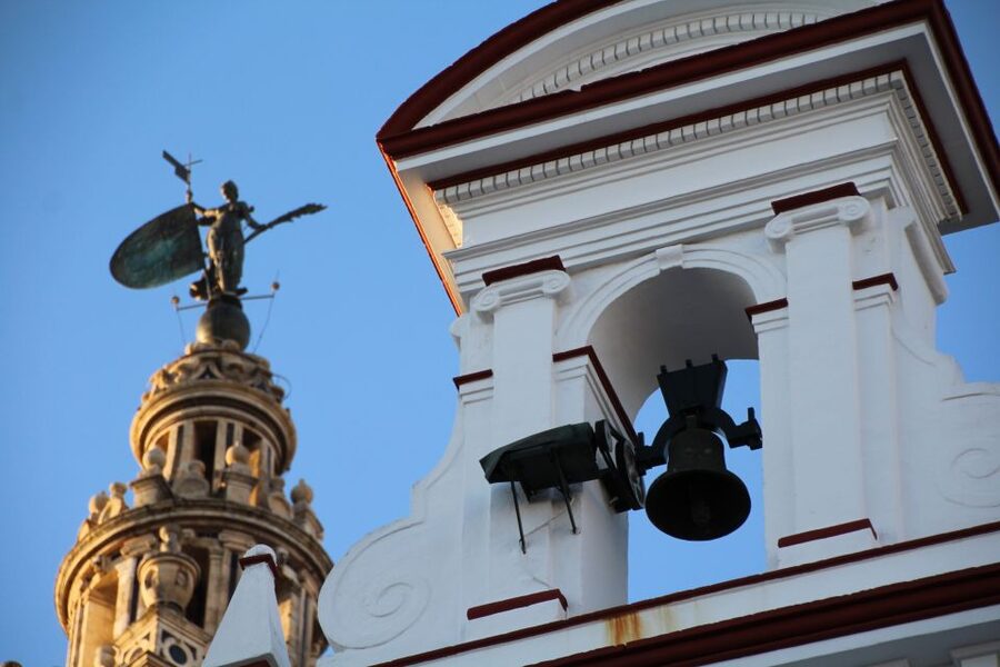 Seville: Cathedral 1-Hour Guided Tour - Seville Cathedral in 75 minutes: what you’ll actually focus on