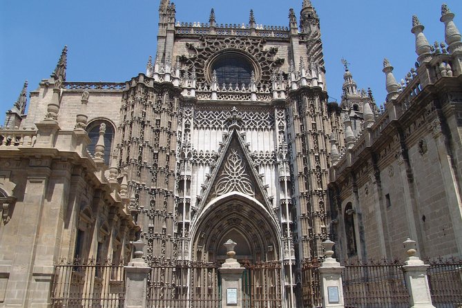 Seville Cathedral, Alcazar, and Jewish Quarter Skip-the-Line Combo Tour - Why this Alcázar + Cathedral + Santa Cruz combo makes sense