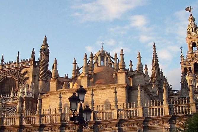 Seville Cathedral, Alcazar, and Jewish Quarter Skip-the-Line Combo Tour - Stop 4: Torre Giralda—ramps for views (and a nice break)