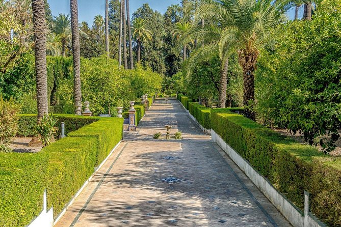 Seville Cathedral, Alcazar, and Jewish Quarter Skip-the-Line Combo Tour - Skip-the-line access: what it really buys you