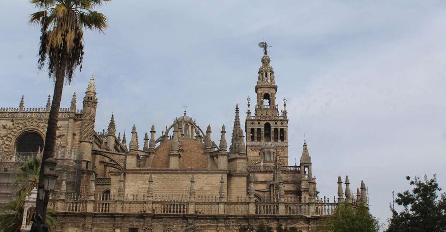 Seville: Cathedral and Giralda Skip-the-line Guided Tour - Key things that make this tour worth your $38