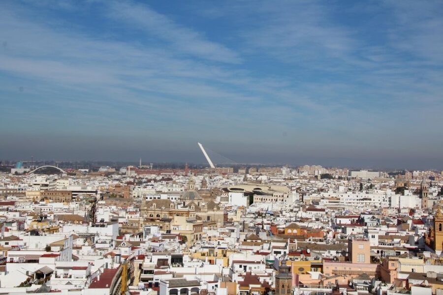 Seville: Cathedral and Giralda Skip-the-line Guided Tour - Inside the cathedral: scale you can’t fake, plus Murillo’s Seville