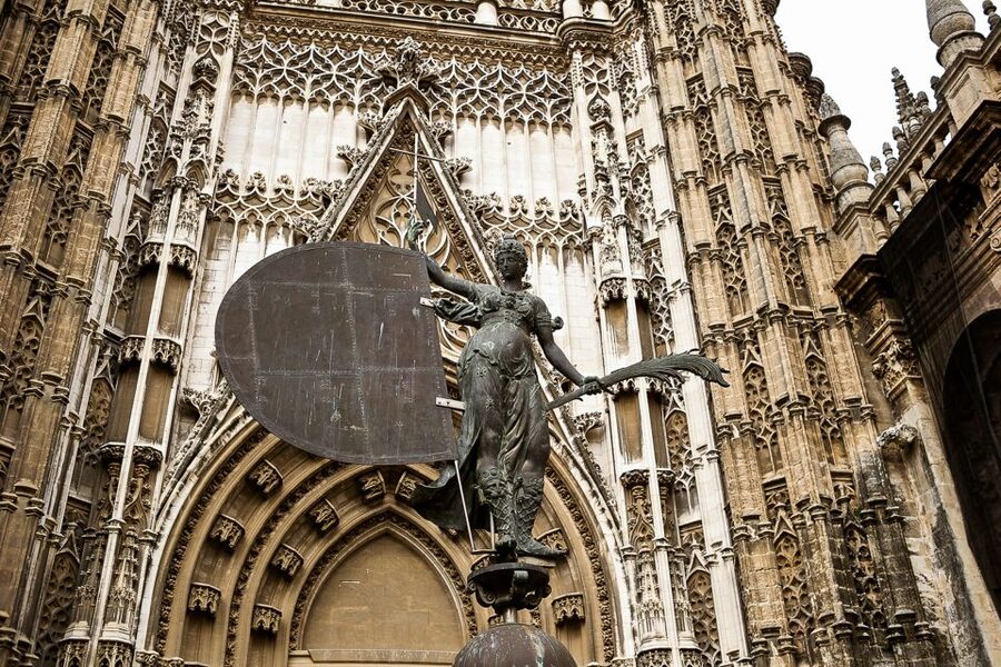 Seville: Cathedral and La Giralda Entry Ticket - La Giralda climb: ramps instead of stairs (and why that matters)