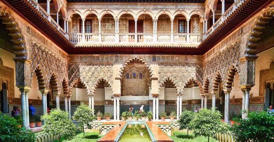 Seville: Cathedral, Giralda & Alcázar Guided Tour - The Cathedral, Giralda, and Alcázar in one connected story