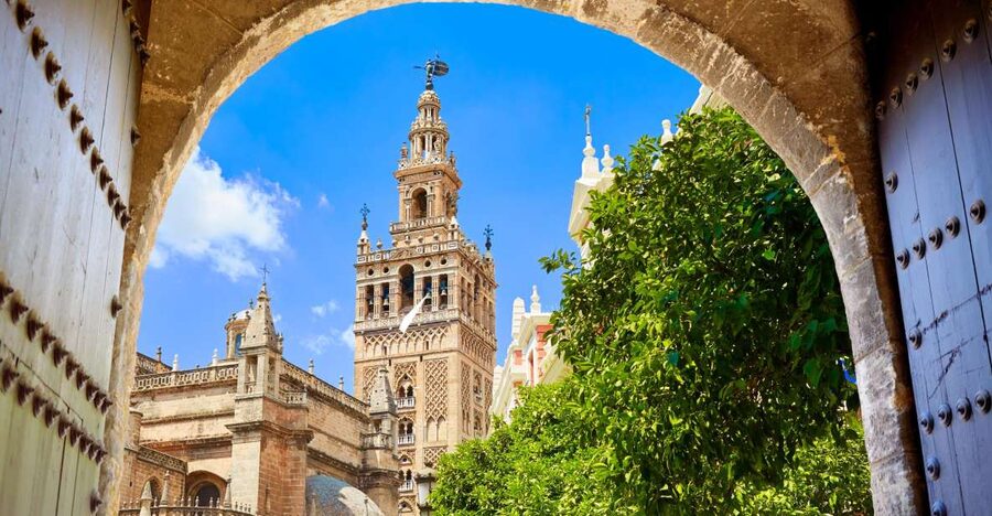 Seville: Cathedral, Giralda and Alcázar Guided Tour - Key highlights worth your time