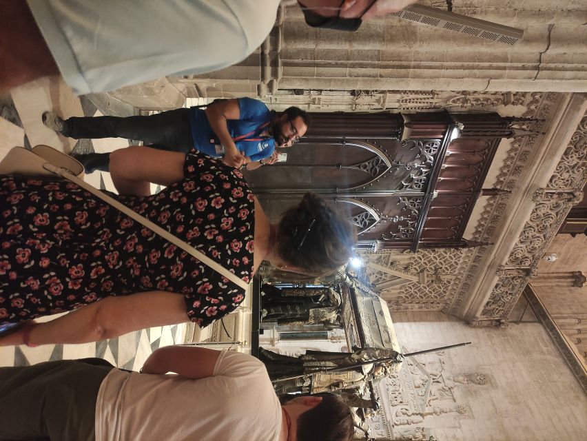 Seville: Cathedral, Giralda and Alcázar Guided Tour - Who should book this Seville Cathedral–Alcázar combo?