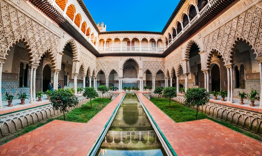 Seville: Cathedral, Giralda and Alcázar Guided Tour - Cathedral + Alcázar: why this pairing works