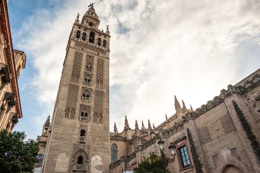 Seville: Cathedral Guided Tour with Priority Access - Should you book the Seville Cathedral + Giralda guided tour?
