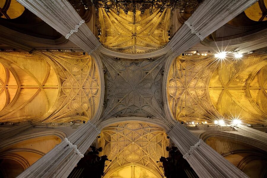 Seville: Cathedral of Seville Guided Night Tour & Light Show - Why Seville Cathedral at Night Feels Like a Different Place