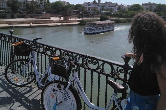 Seville City Bike Tour Top Seville Monuments - Antigua Fábrica de Tabacos: A Former Tobacco Powerhouse