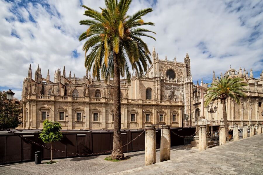 Seville: City Sightseeing Hop-On Hop-Off Bus Tour - Practical downsides: crowds, radio glitches, heat, and pacing mistakes