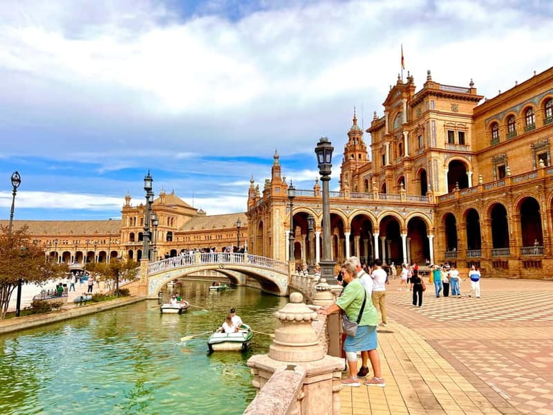Seville: City Walking Tour - Plaza de España: seeing the square like a local