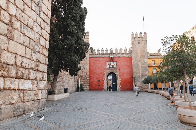 Seville Exclusive Beat the Crowds Guided Alcazar Before Opening - Who This Small-Group Alcázar Tour Suits Best