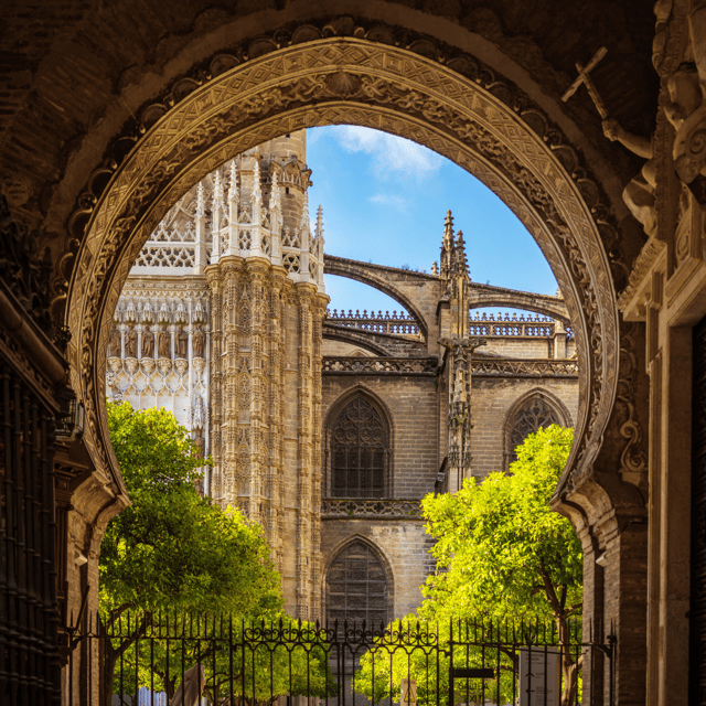 Seville: Fast Track Cathedral Giralda Tower Last minute Tour - Starting at Puerta de San Cristóbal: finding your guide fast