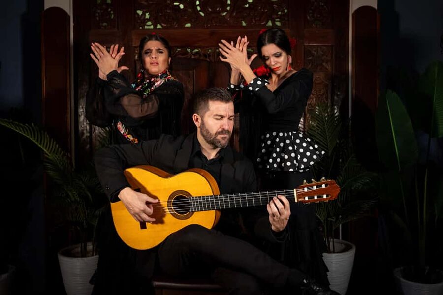 Seville: Flamenco Show at Tablao Almoraima in Triana - Inside the Room: Close-Up Seats, Stage Angles, and What to Choose