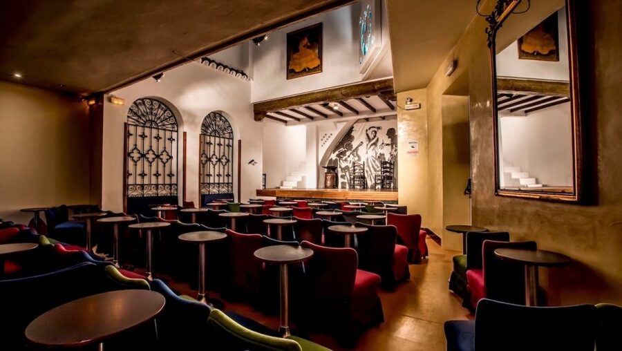 Seville: Flamenco Show at Tablao Los Gallos - Where Tablao Los Gallos Is and Why the Santa Cruz Setting Matters