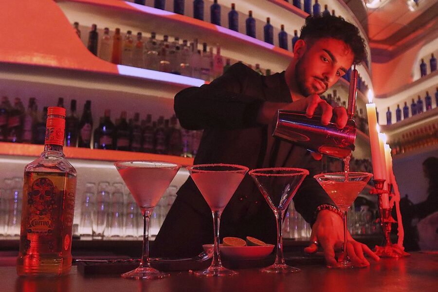 Seville: Flamenco Show Ticket at Tablao Flamenco Las Setas - Premium vs VIP: how the upgrade changes the value