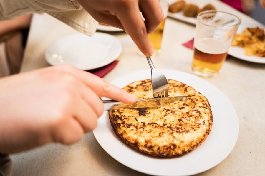 Seville Food Tour with Tapas & Drinks with a Local - Drinks Included: How the Pairing Helps You Order Better Later