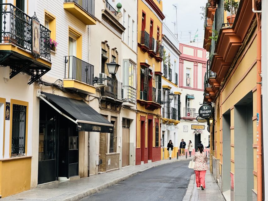 Seville FullDay Tour: Alcázar, Cathedral + Triana & Flamenco - Meeting at Plaza de España and Getting Oriented in 30 Minutes