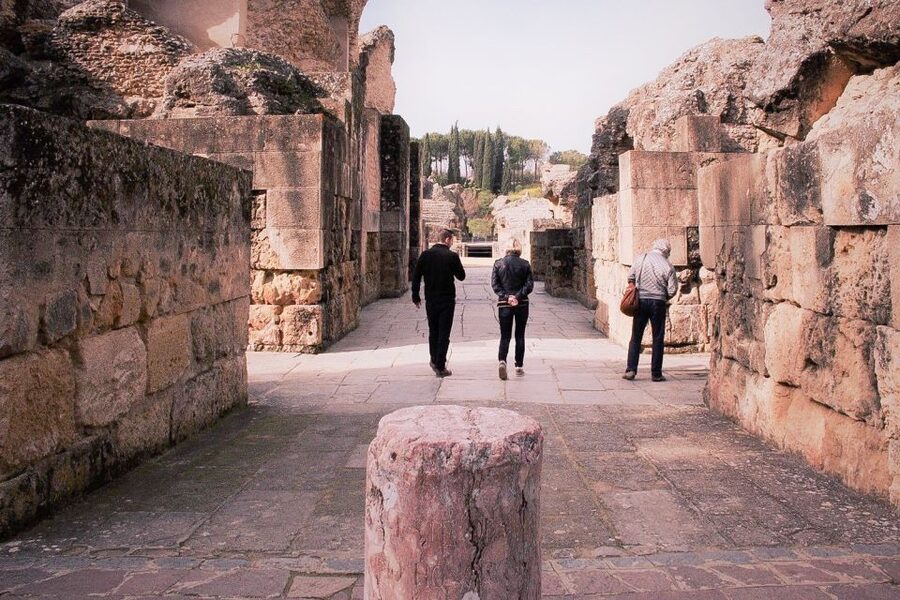 Seville: Game of Thrones and Roman Empire Italica Tour - Domus Exedra: how Roman homes signaled status