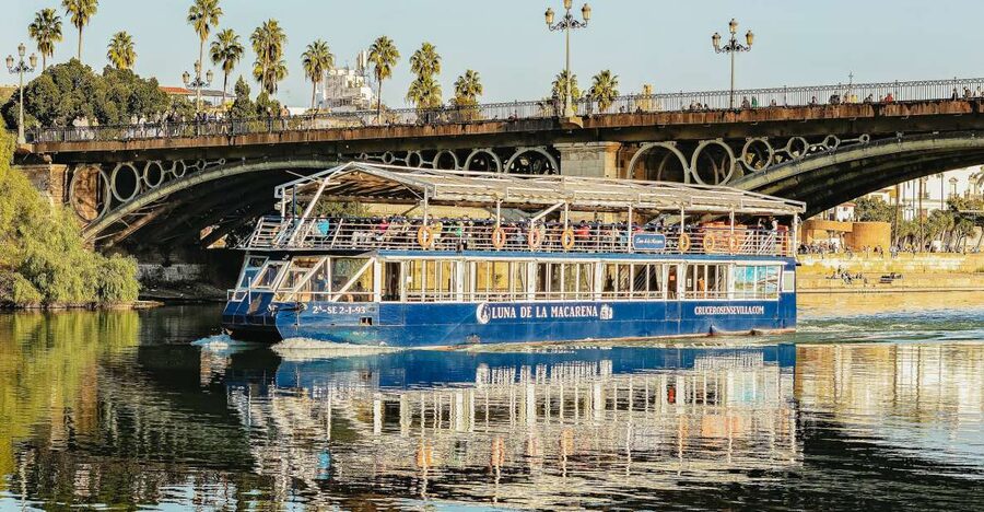 Seville: Guadalquivir River Cruise - Torre del Oro, Triana, and the Puente de Triana bridge for the best views