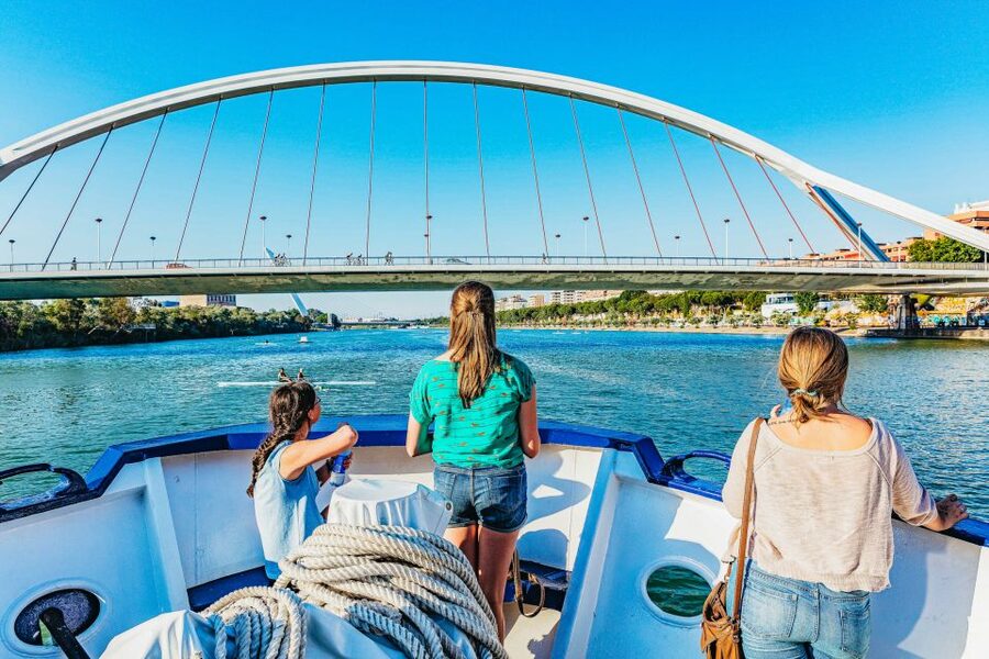 Seville: Guadalquivir River Cruise - Best time to sail: heat relief, sunset angles, and night reflections