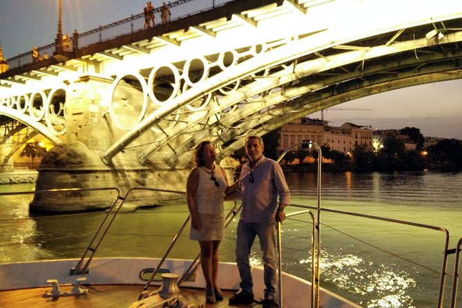 Seville: Guadalquivir River Cruise with Lunch or Dinner - Getting to the meet point at Muelle Nueva York without stress