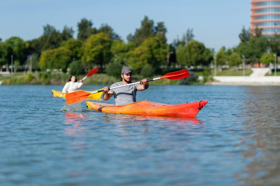 Seville:Guadalquivir River Kayak Tour - Clothing, weight limits, and who this kayak tour fits best