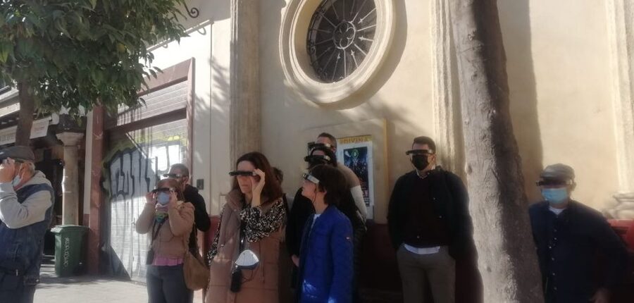 Seville: Guided City Walking Tour with 3D contents - A Quick Reality Check on Guides and Language