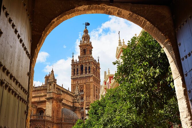 Seville Guided Small-Group Walking Tour - Stop 2: Ayuntamiento and Plateresque style details you can spot immediately