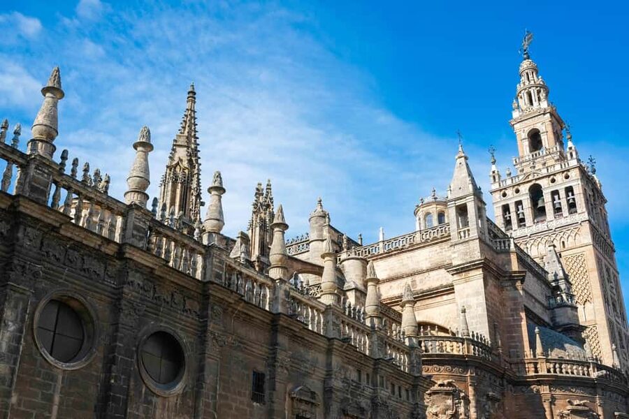 Seville Guided Tour: Cathedral, Giralda & Optional Alcázar - Timing and Where to Meet: The 11:00 Start Matters