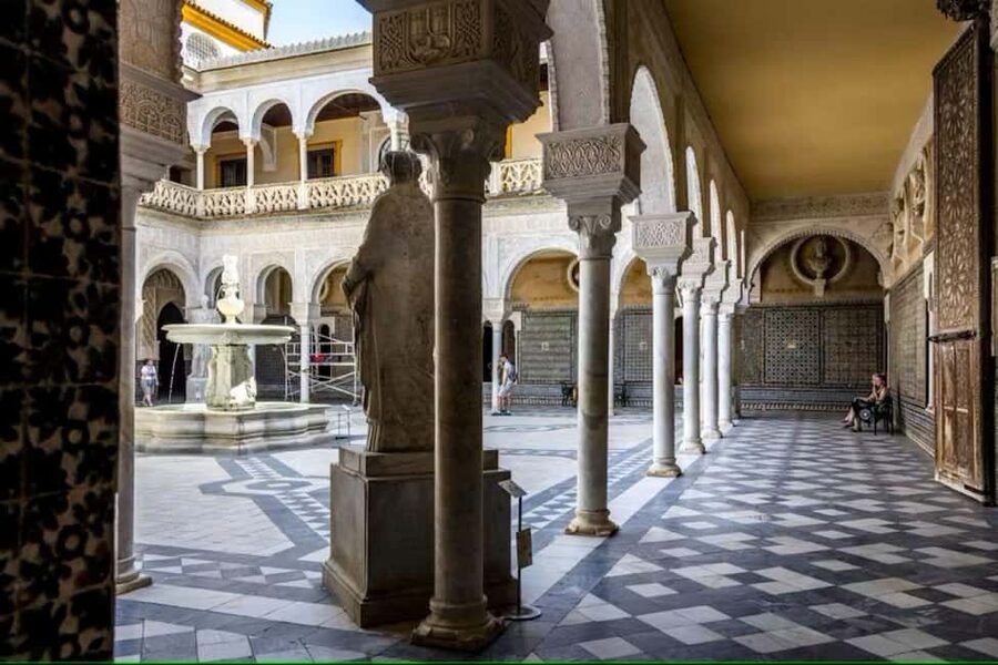 Seville: Guided Tour of Noble Houses and Grand Gardens - How the tour design makes the experience worth $147