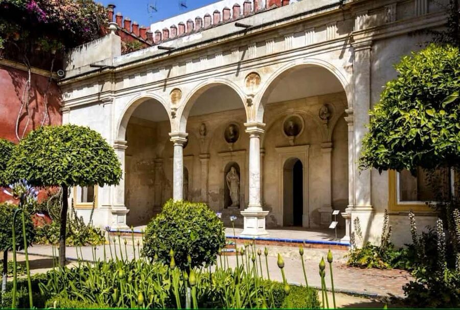 Seville: Guided Tour of Noble Houses and Grand Gardens - Private group format: why it changes the vibe