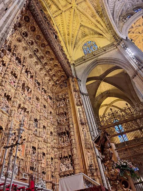 Seville: Guided tour of the Alcazar, Cathedral, and Giralda - Seville Cathedral: the Gothic giant, plus Columbus and Murillo