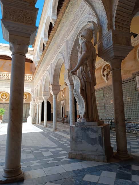 Seville: Guided visit to the Casa de Pilatos with tickets - Key things to notice on this Casa de Pilatos tour