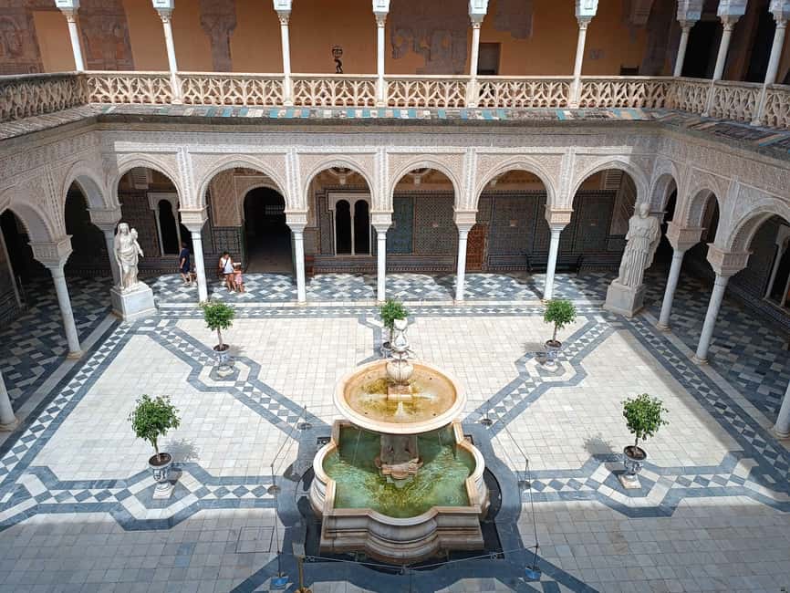 Seville: Guided visit to the Casa de Pilatos with tickets - What the 90 minutes actually feels like