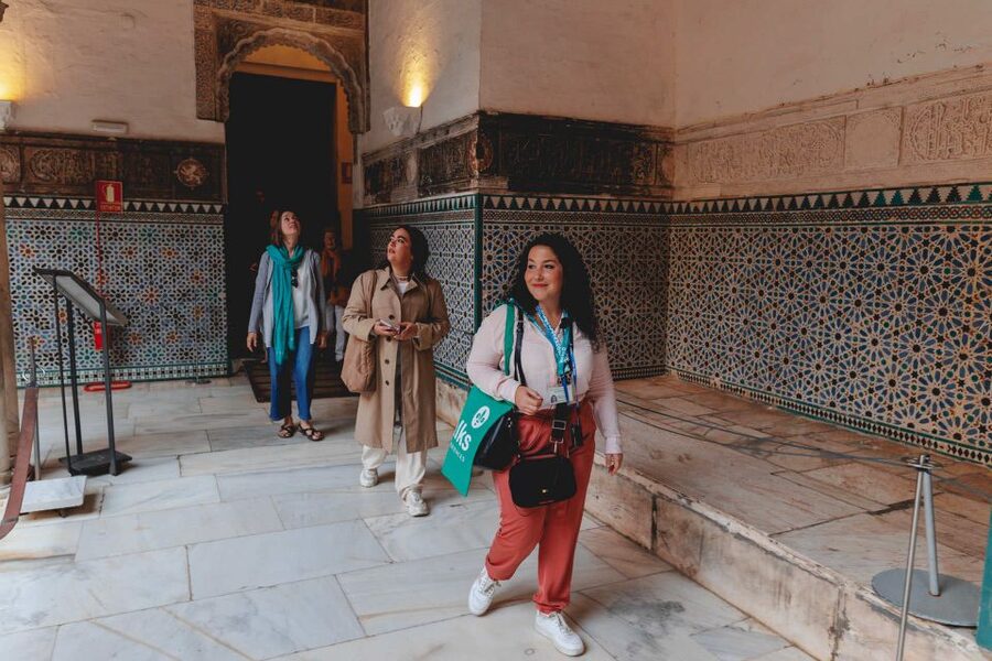 Seville: Guided Walking Tour with Alcazar & Cathedral Access - Giralda Tower Views: The Optional Climb Choice