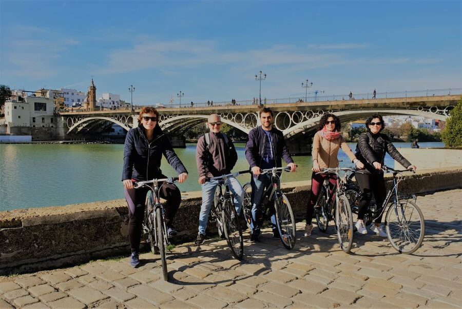 Seville: Highlights Bike Tour with Local Guide - Meeting point and timing: plan around an 11:00 AM start