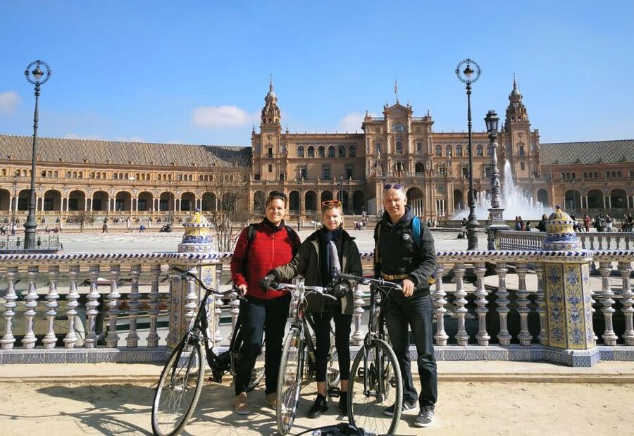 Seville: Highlights Bike Tour with Local Guide - More landmarks than you expect: University, Plaza del Triunfo, Alcázar, Cathedral