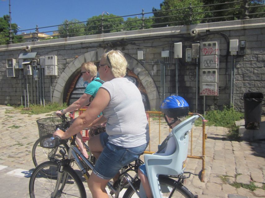 Seville: Highlights City Bike Tour - Guide quality and the pace: why stops matter more than speed
