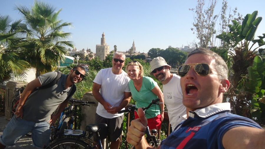 Seville: Highlights City Bike Tour - Plaza de España panoramas: 1929 glamour from street level